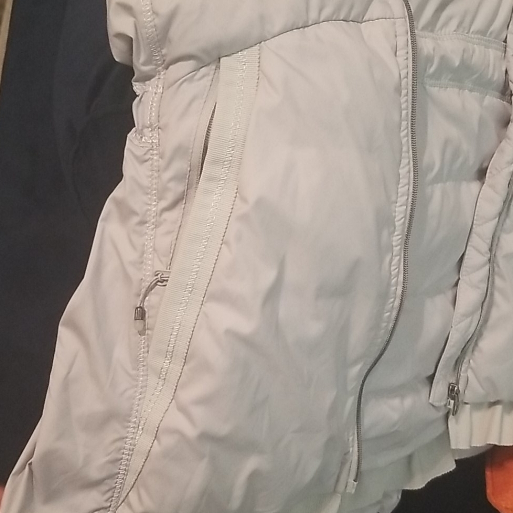 Lululemon down puffer jacket - Picture 10 of 10